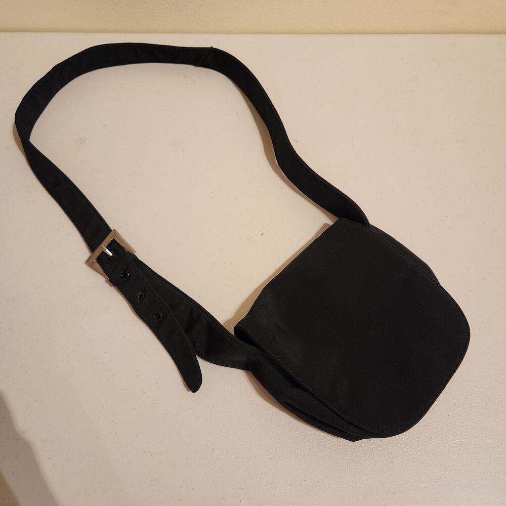 Hobo International Small Classic Nylon Shoulder Bag Black Zip Closure Flap Top